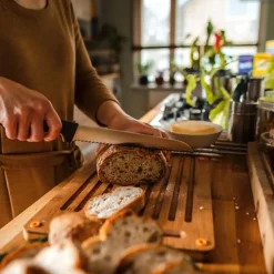 Fiskars Functional Form Skjærebrett Bambus med Brødkniv
