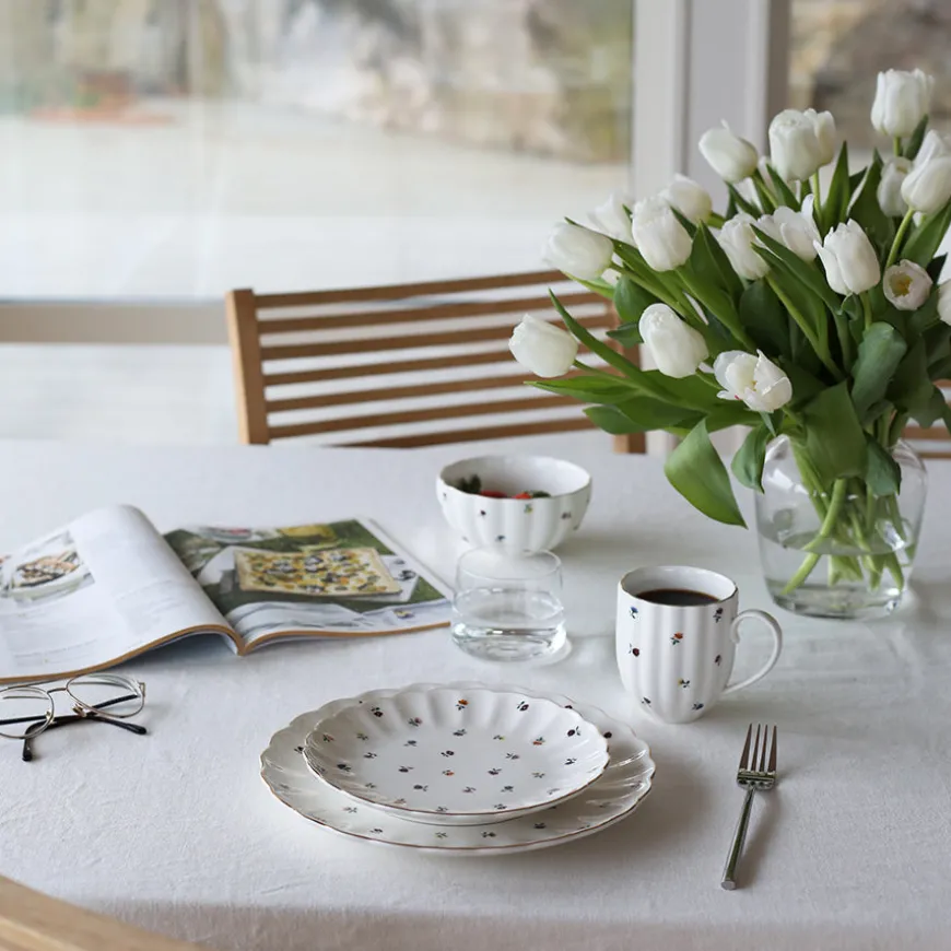 Nova Lilly Krus m/Blomster og Gullkant 32cl Hvit