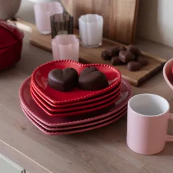 Seasons Love Collection Hjerteformet Asjett 20cm Rød